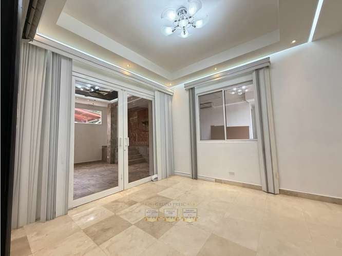 VENTA DE CASA EN BRISAS DEL GOLF REMODELADA