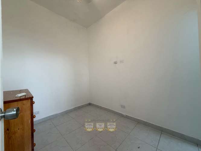 VENTA DE CASA EN BRISAS DEL GOLF REMODELADA