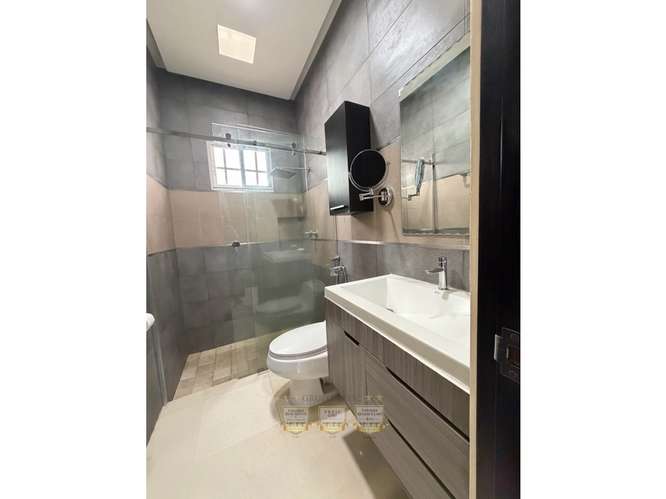 VENTA DE CASA EN BRISAS DEL GOLF REMODELADA
