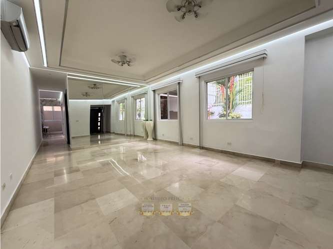 VENTA DE CASA EN BRISAS DEL GOLF REMODELADA