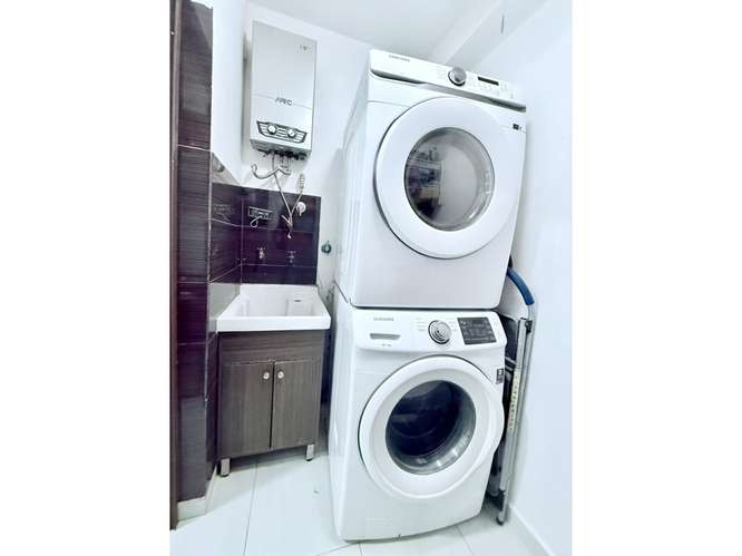 Venta de Apartamento Amoblado en Ph Trinity Tower - Imagen 9