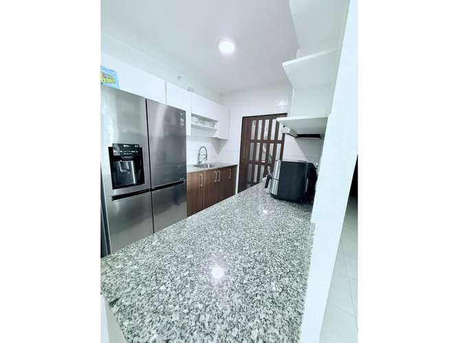 Venta de Apartamento Amoblado en Ph Trinity Tower - Imagen 4