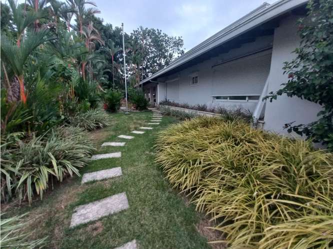 Se  Alquila  Casa con Piscina en Altos del Golf  Amoblada - Imagen 7