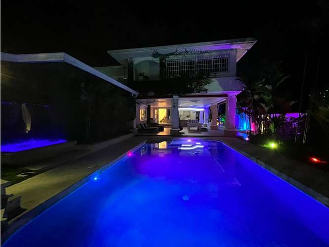 Se  Alquila  Casa con Piscina en Altos del Golf  Amoblada - Imagen 9