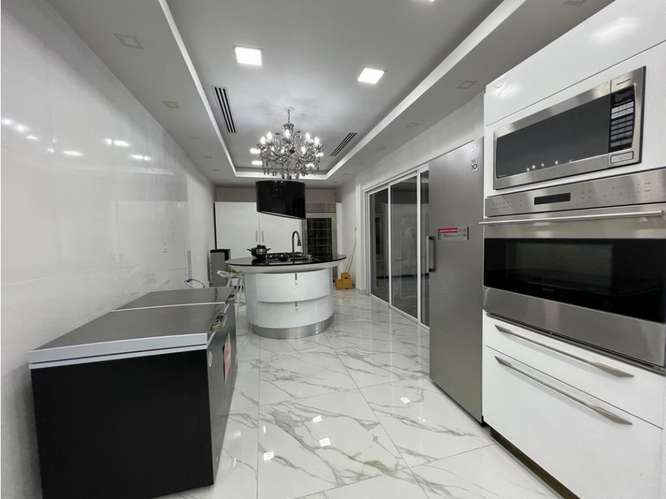 Se  Alquila  Casa con Piscina en Altos del Golf  Amoblada - Imagen 15