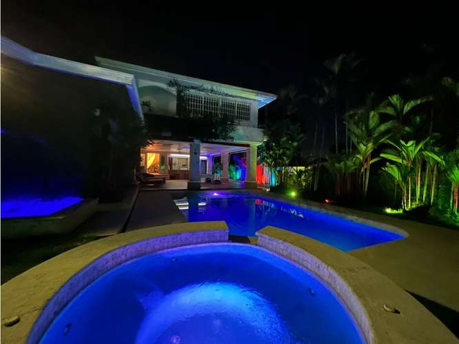Se  Alquila  Casa con Piscina en Altos del Golf  Amoblada - Imagen 11