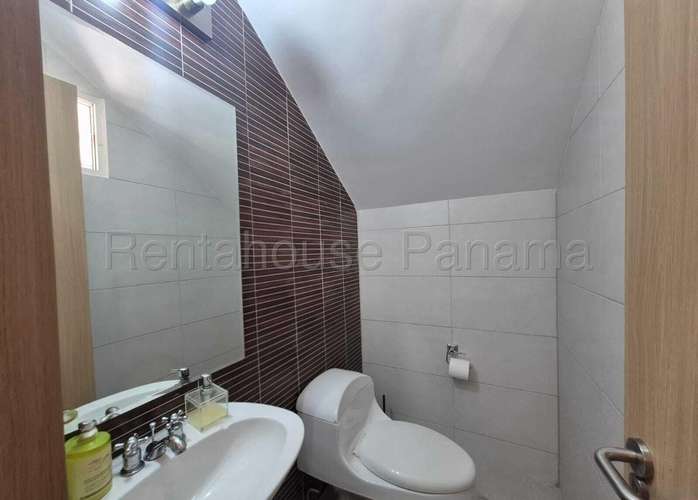 Venta de Casa en Brisas Del Golf Aventura 157 Mts PD