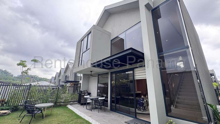 Venta de Casa en Panama Norte Aura EC