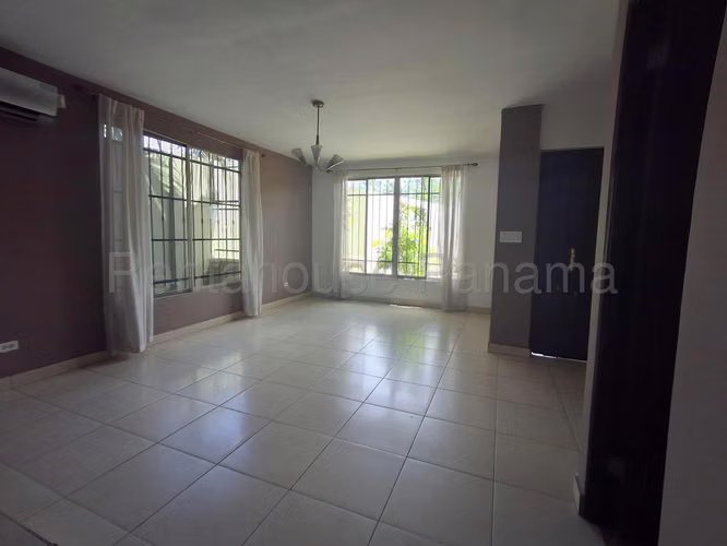 Venta de Casa con Línea blanca en Condado del Rey Paseo Dorado EC - Imagen 19
