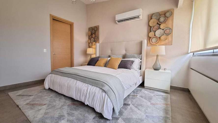 Venta de Casa en Altos de Panama Barrio Alto KF