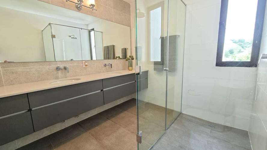 Venta de Casa en Altos de Panama Barrio Alto KF