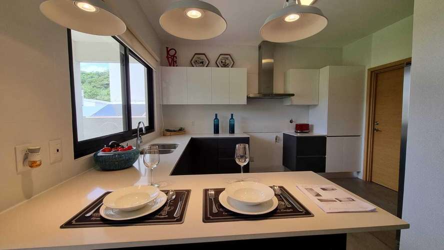 Venta de Casa en Altos de Panama Barrio Alto KF