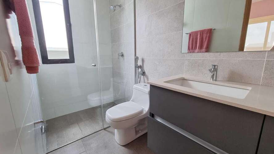Venta de Casa en Altos de Panama Barrio Alto KF