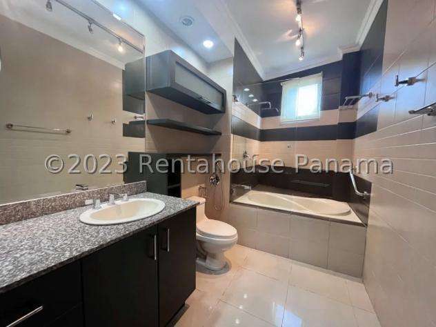 RR VENTA DE APARTAMENTO EN OBARRIO PH GALERIA UNO
