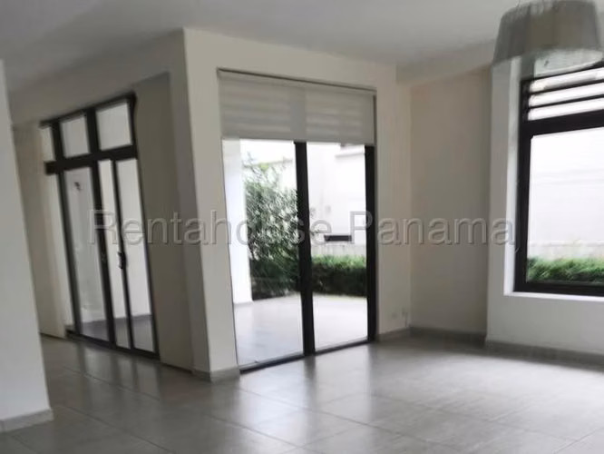 RR ALQUILER DE CASA EN PANAMA PACIFICO NATIVA