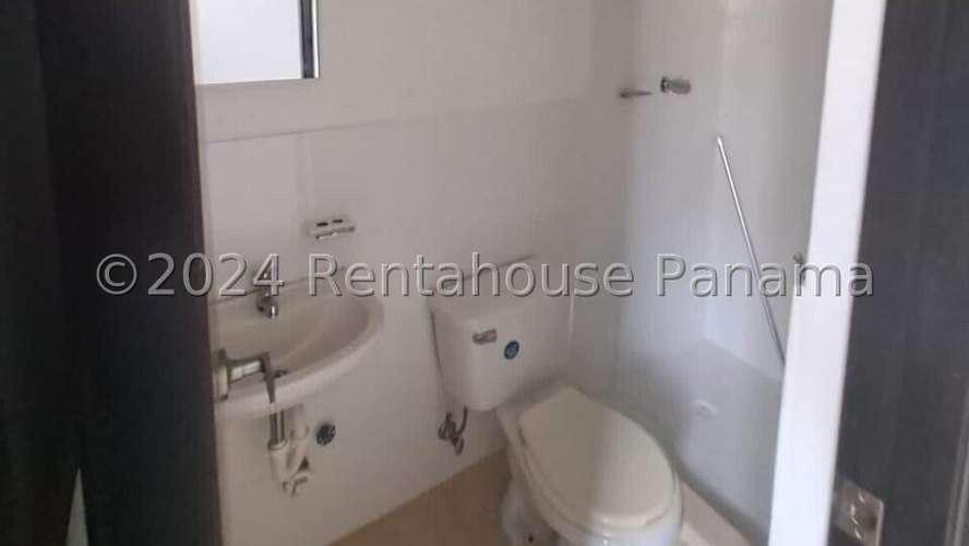 Vendo Casa de 278.40m2 en Brisas Del Golf Villa ALta 24-7965SRZ