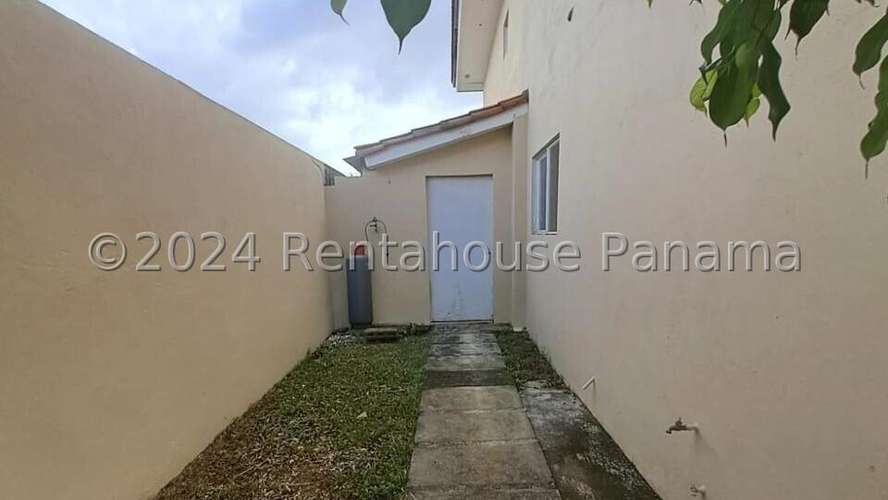 Vendo Casa de 278.40m2 en Brisas Del Golf Villa ALta 24-7965SRZ