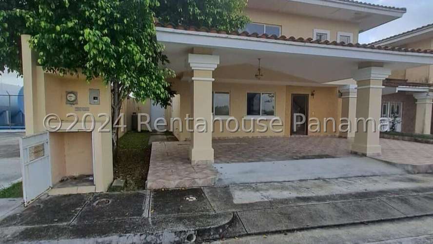 Vendo Casa de 278.40m2 en Brisas Del Golf Villa ALta 24-7965SRZ