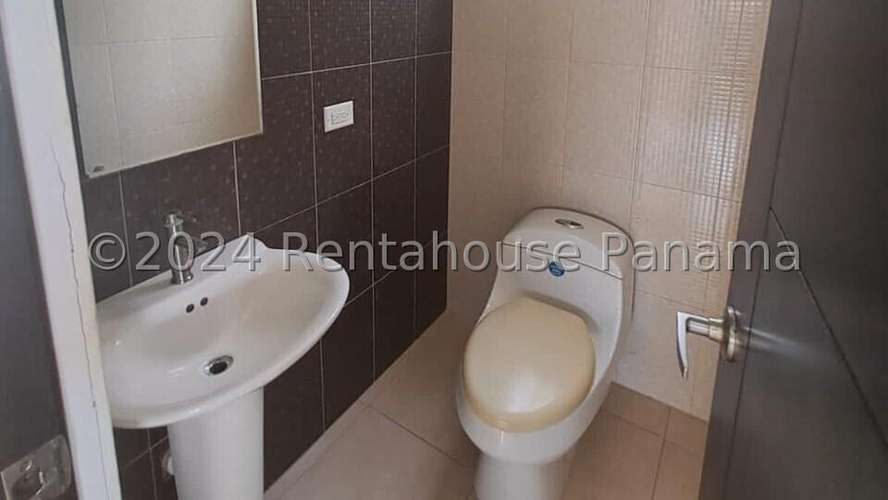 Vendo Casa de 278.40m2 en Brisas Del Golf Villa ALta 24-7965SRZ