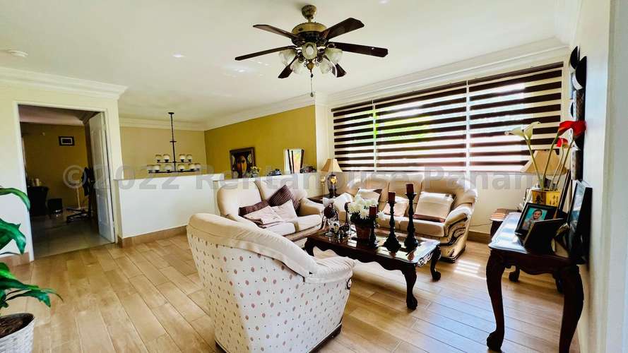 Vendo Casa de 400m2 en Brisas Del Golf Villa Alta 26-3120SRZ