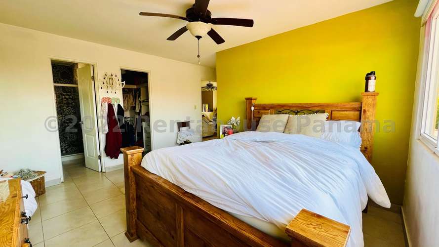 Vendo Casa de 400m2 en Brisas Del Golf Villa Alta 26-3120SRZ
