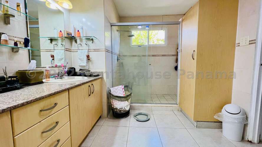 Vendo Casa de 400m2 en Brisas Del Golf Villa Alta 26-3120SRZ