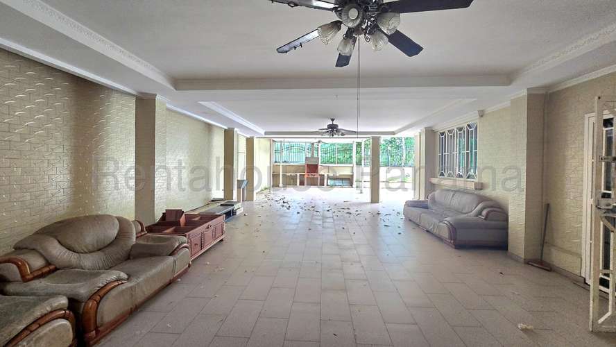 Vendo Casa de 431.90m2 en Altos de Panama Altos del Country 27-2453SRZ