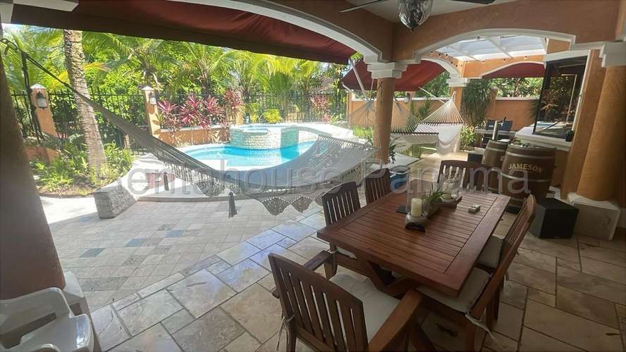 Casa en Alquiler en Clayton 350 m² LR
