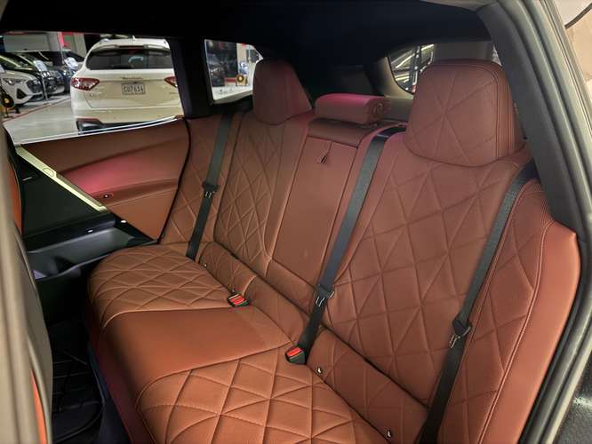 BMW iX xDrive40 2023 - Imagen 17