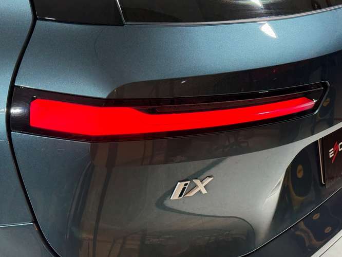 BMW iX xDrive40 2023 - Imagen 12