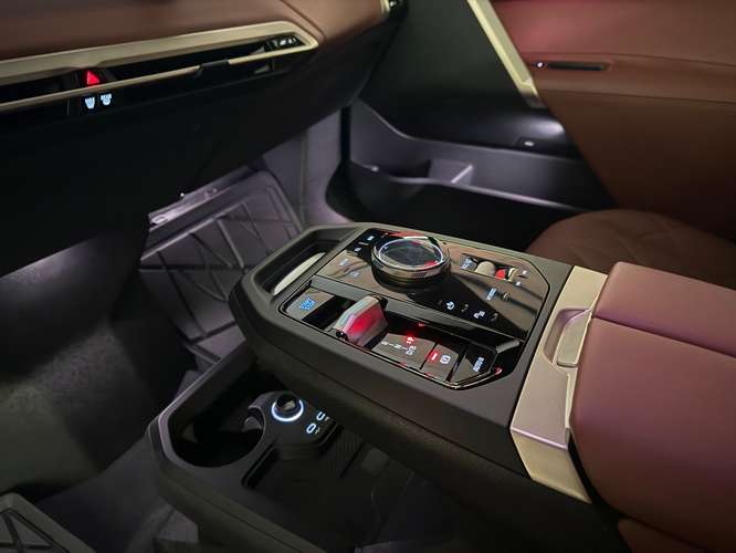 BMW iX xDrive40 2023 - Imagen 14