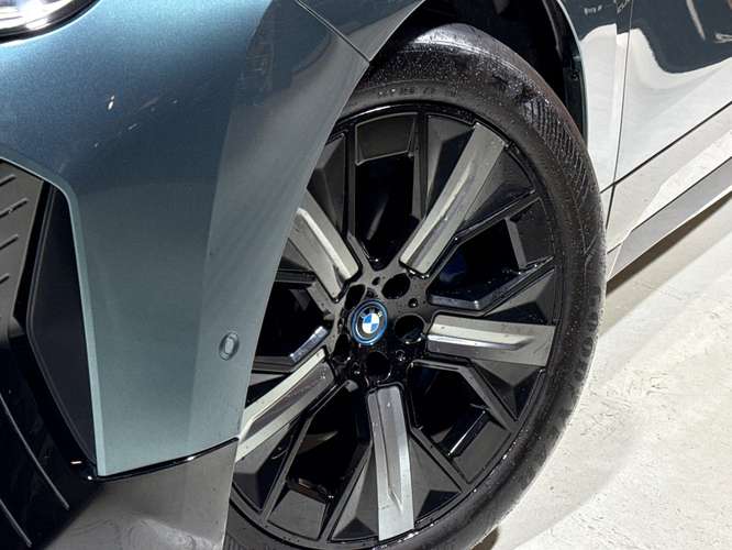 BMW iX xDrive40 2023 - Imagen 5