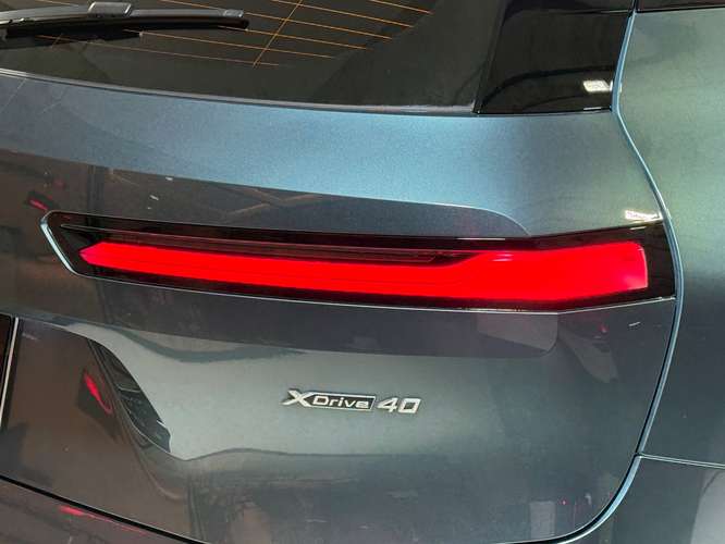 BMW iX xDrive40 2023 - Imagen 11