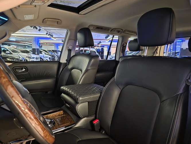 INFINITI QX80 2017 