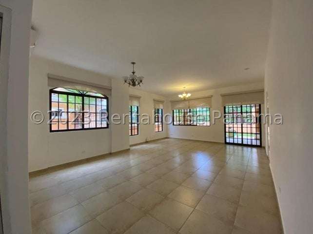Alquiler de Casa en Exclusivo Clayton Village, Rodeada de Natutaleza 27LGG1776 - Imagen 8