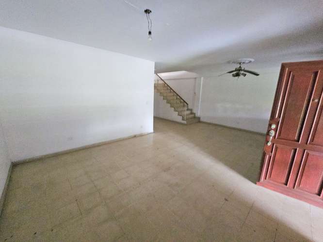 Venta de Amplia Casa en Dos Mares - Betania. Haga una oferta - Imagen 2