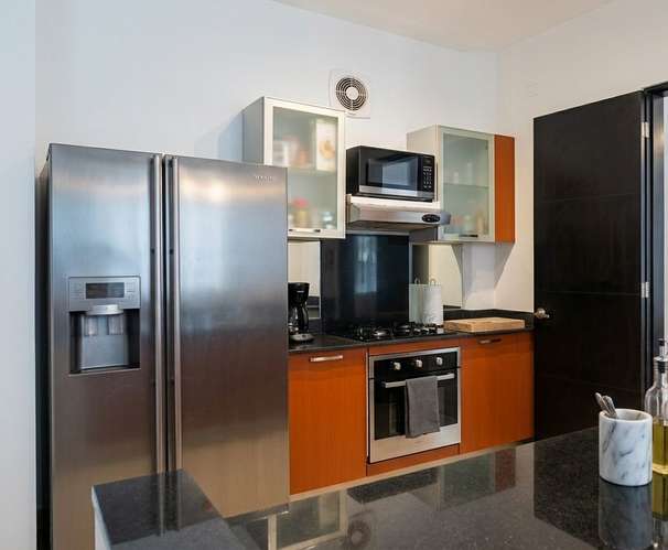 Apartamento en Avenida Balboa I con Balcón y Vista al mar - Imagen 4