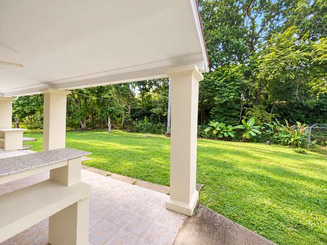 AMPLIA CASA EN CLAYTON CON GRAN JARDIN - Imagen 2