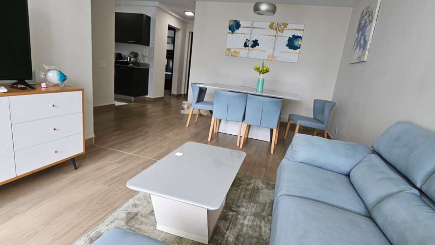 Apartamento en Altos de Golf I con balcon y excelente ubicacion - Imagen 3