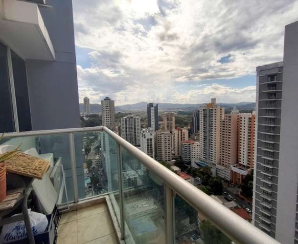 Apartamento en El Cangrejo I con balcon y ubicación premium - Imagen 3