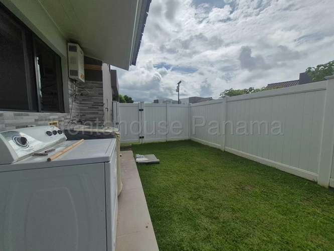 Venta de Casa en Brisas Del Golf Aventura NS