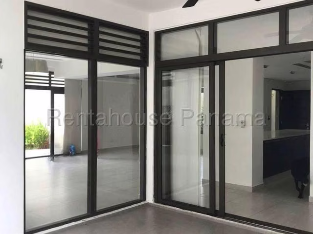 Alquiler de Casa en Panamá Pacifico 27LBR2904 - Imagen 2
