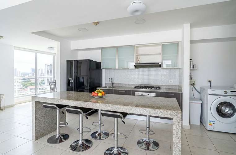 Apartamento en El Cangrejo I con balcón y ubicación premium - Imagen 4