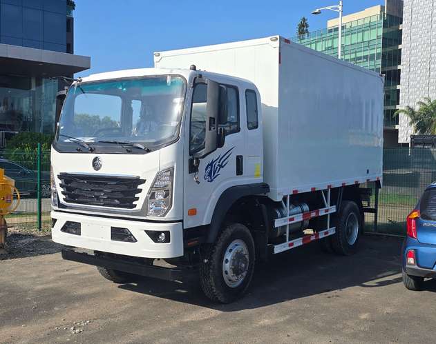 CDW (Sinotruck) FURGÓN 4x4 de 8-10T - Imagen 3