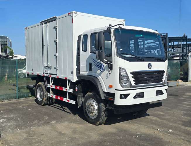 CDW (Sinotruck) FURGÓN 4x4 de 8-10T - Imagen 4