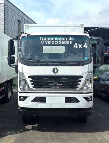 CDW (Sinotruck) FURGÓN 4x4 de 8-10T