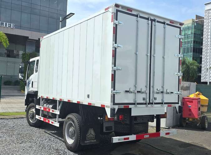 CDW (Sinotruck) FURGÓN 4x4 de 8-10T - Imagen 5