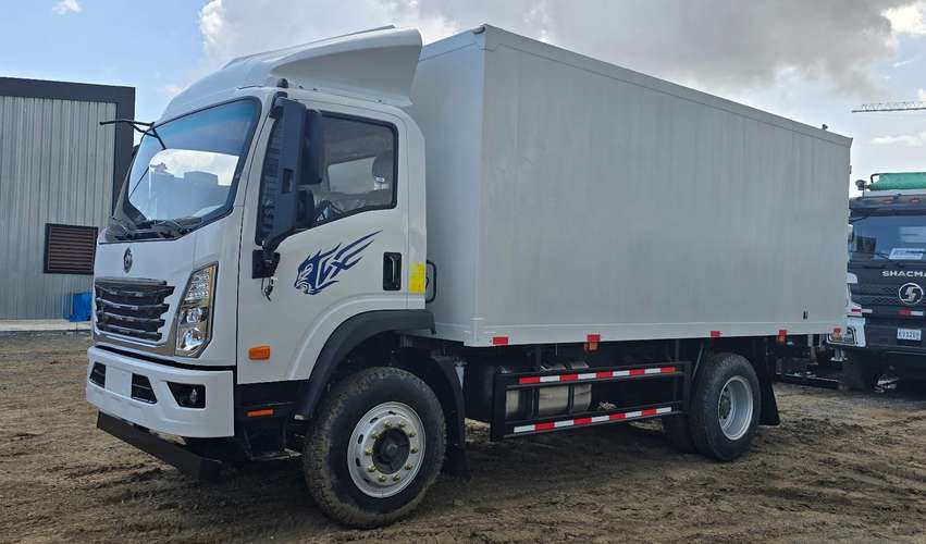CDW (Sinotruk) FURGÓN CERRADO 4x2 de 7-8T - Imagen 3