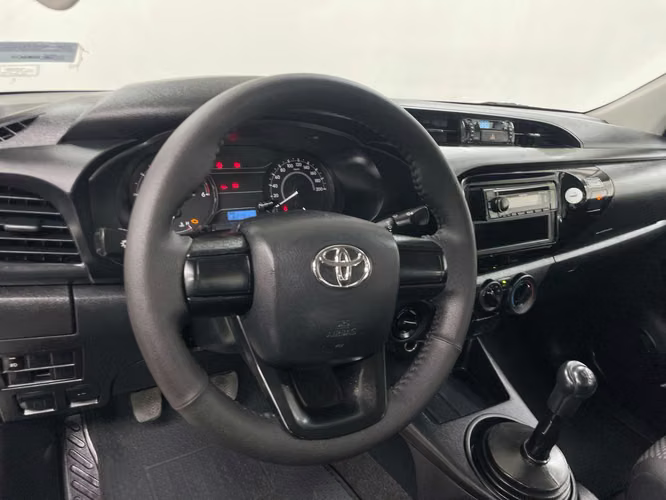 TOYOTA HILUX 2025 - AUTOMARKET - Imagen 8