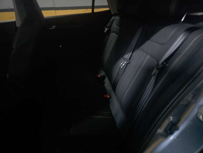 Se vende carro con menos de 3 meses de antigüedad 